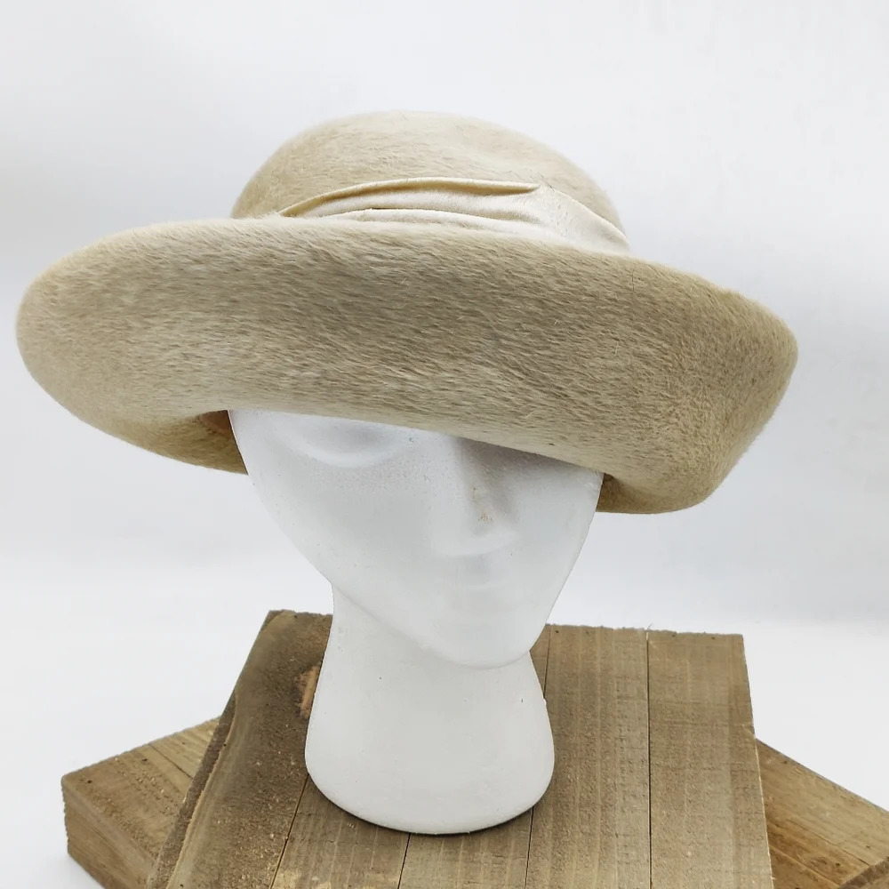 Vintage Derby Hat By Suzi of CA • Tan w/ Brown & Cream Band - Picture 2 of 9